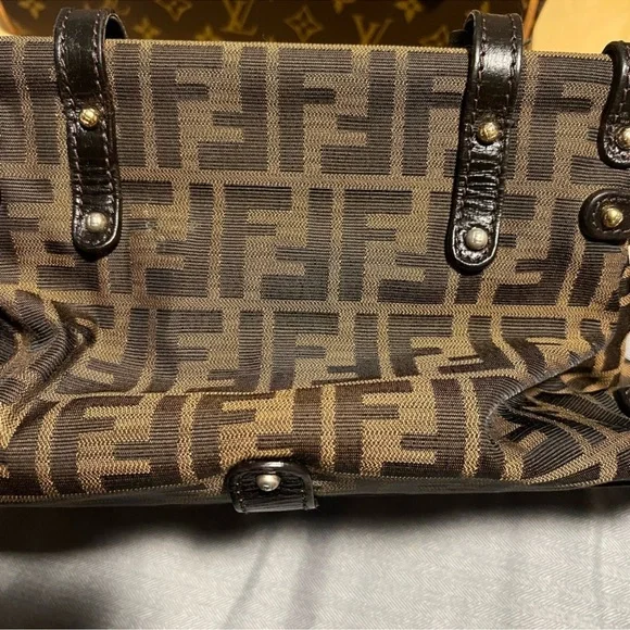 Authentic Fendi 😍 Great condition purchased from Bloomingdale’s…. - Picture 4 of 6